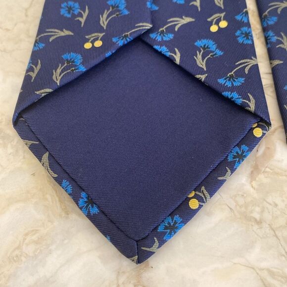 Hermes 100% Silk Tie Floral Blue Dianthus - Picture 9 of 12